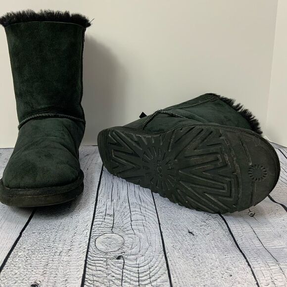 UGG Australia black bow tie boots - Picture 4 of 4